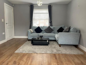 100 Roses Mill Hill